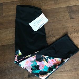 NWT Fabletics Brogan Capri Mesh XS